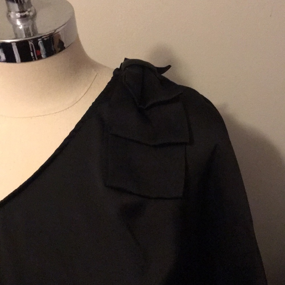 One shoulder top - Picture 2 of 4